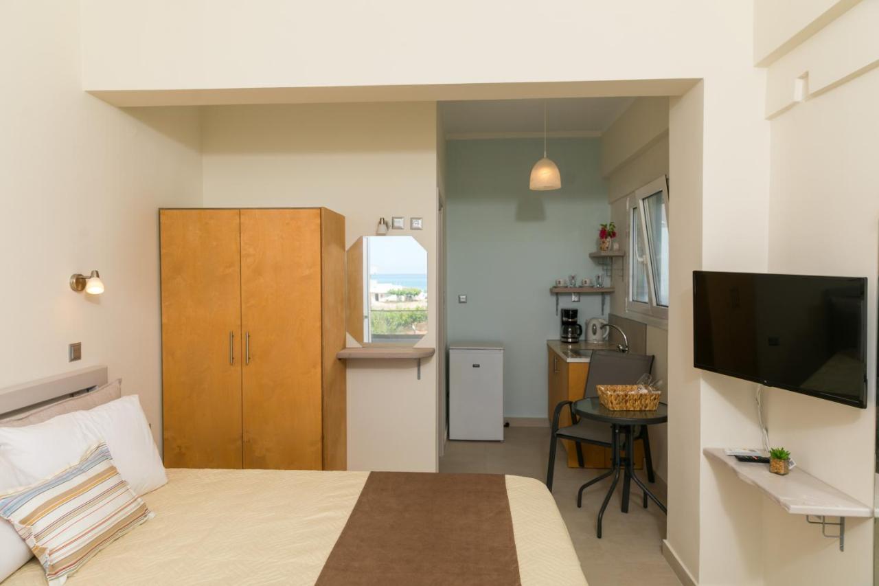 Vasileios Seaview Apartments พลาตาเนส ภายนอก รูปภาพ